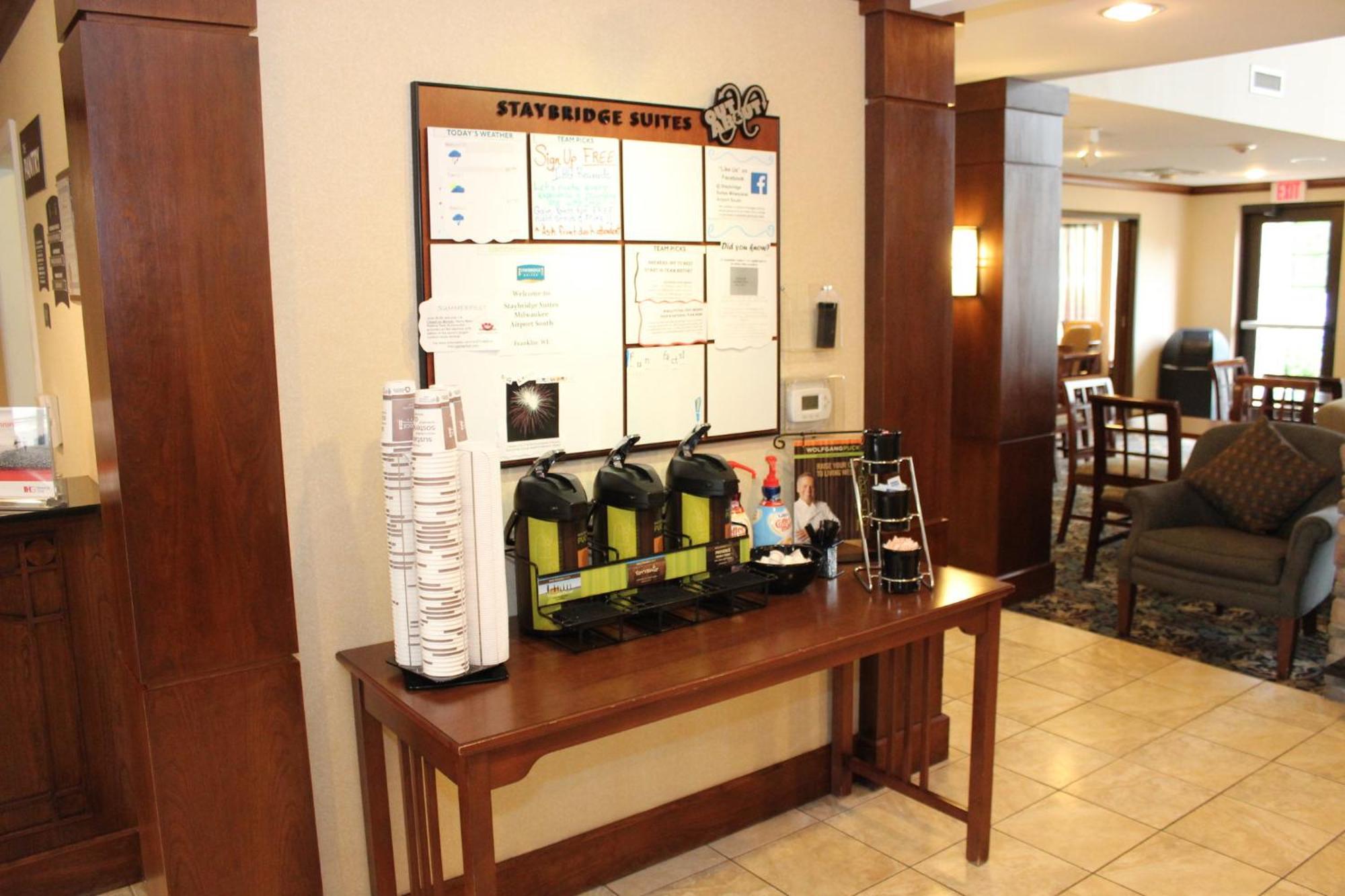 Staybridge Suites Milwaukee Airport South, An Ihg Hotel Franklin  Εξωτερικό φωτογραφία