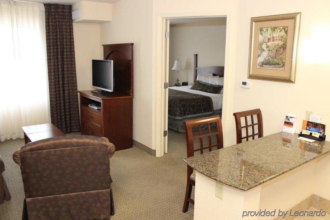 Staybridge Suites Milwaukee Airport South, An Ihg Hotel Franklin  Εξωτερικό φωτογραφία